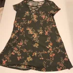 NWT LOVE FIRE DRESS FLOWERS M